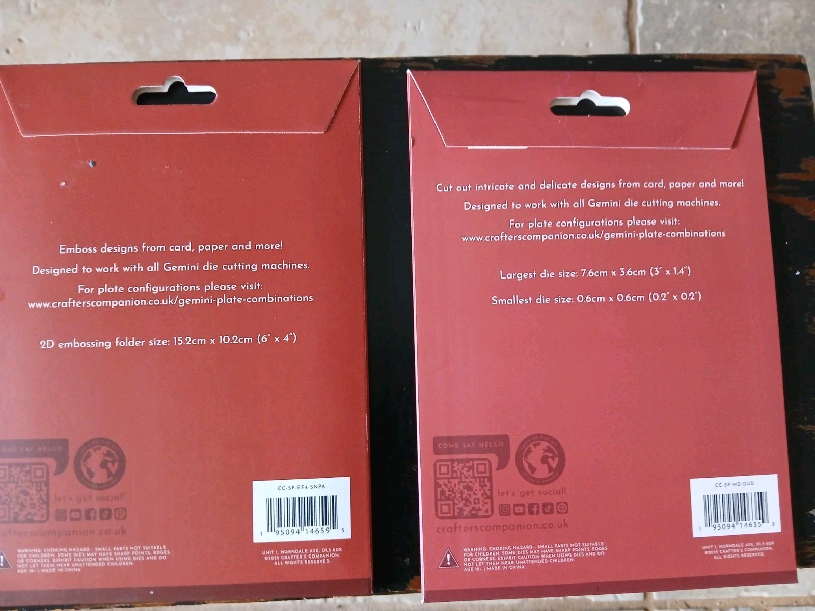 Santa Paws Die Set & Embossing Folder CraftComp