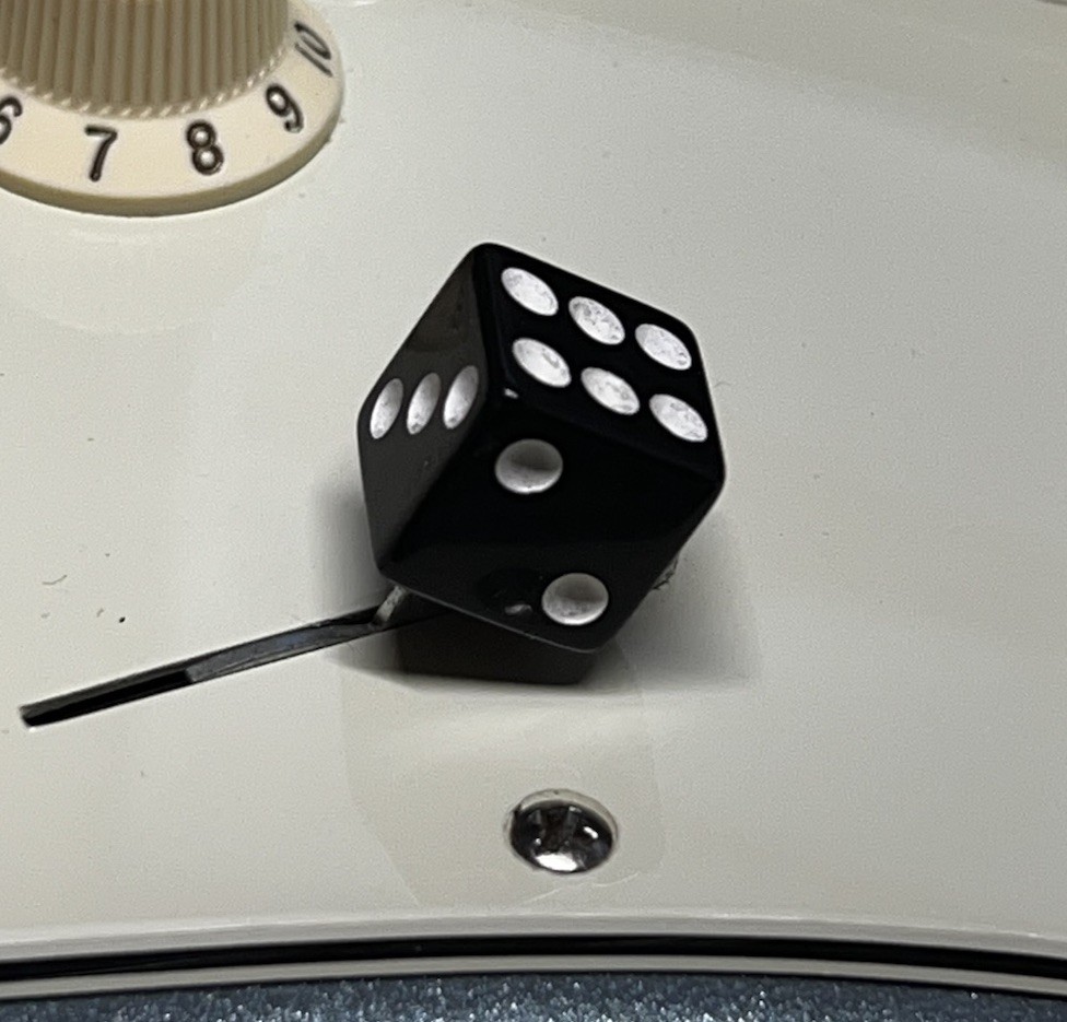 Kinnatone 2 Pack Dice Strat Or tele Style Guitar switch tip Blade Style Black
