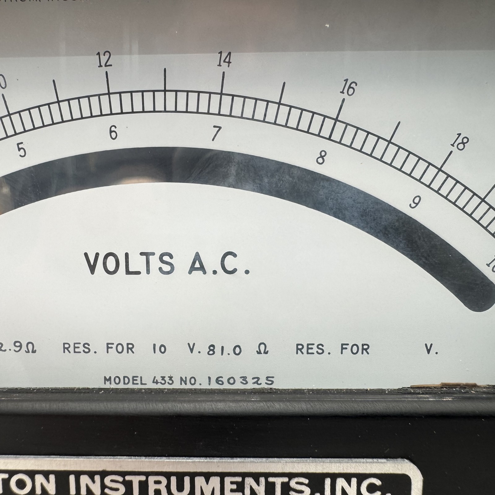 Vintage Weston Instruments Model 433 AC Voltmeter 0-20V Analog Test Meter