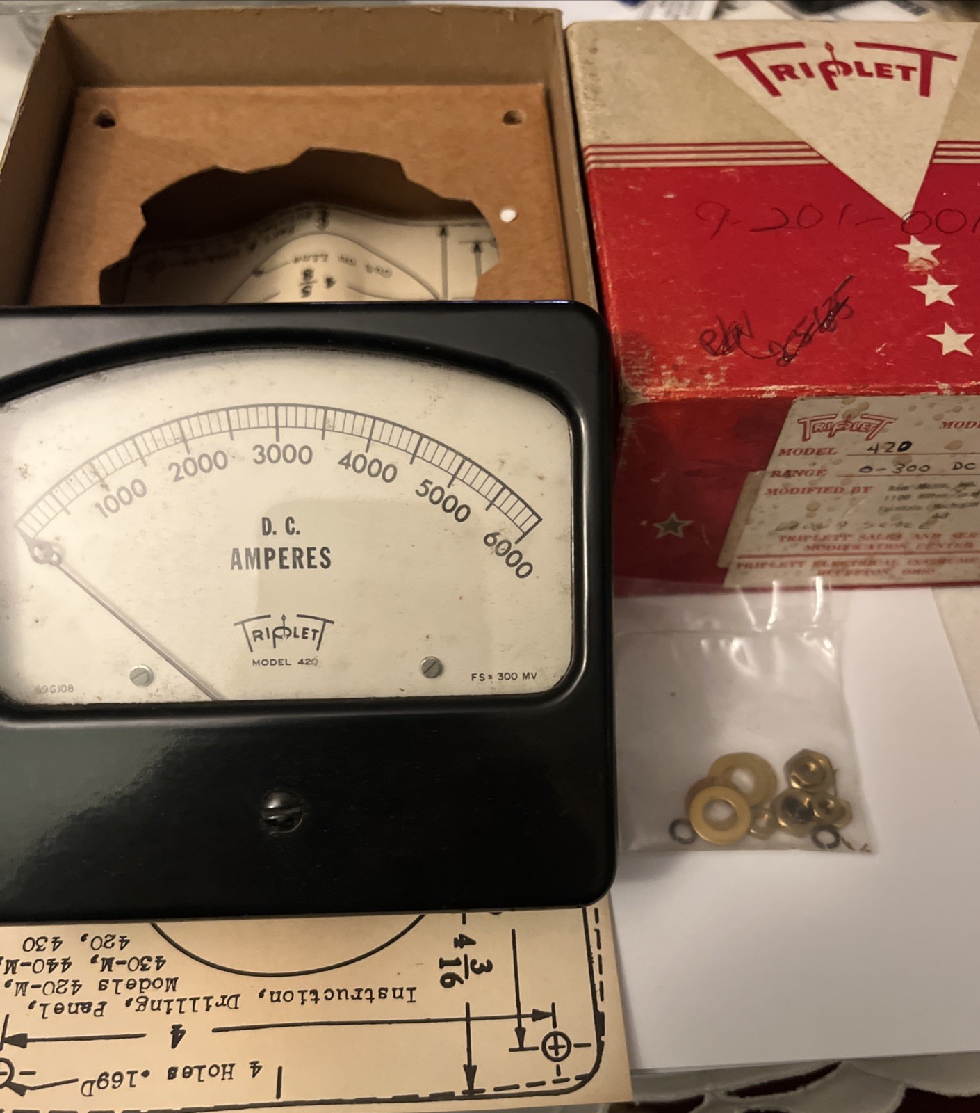 Triplett Model 420 D.C. Amperes panel meter, 0-6000