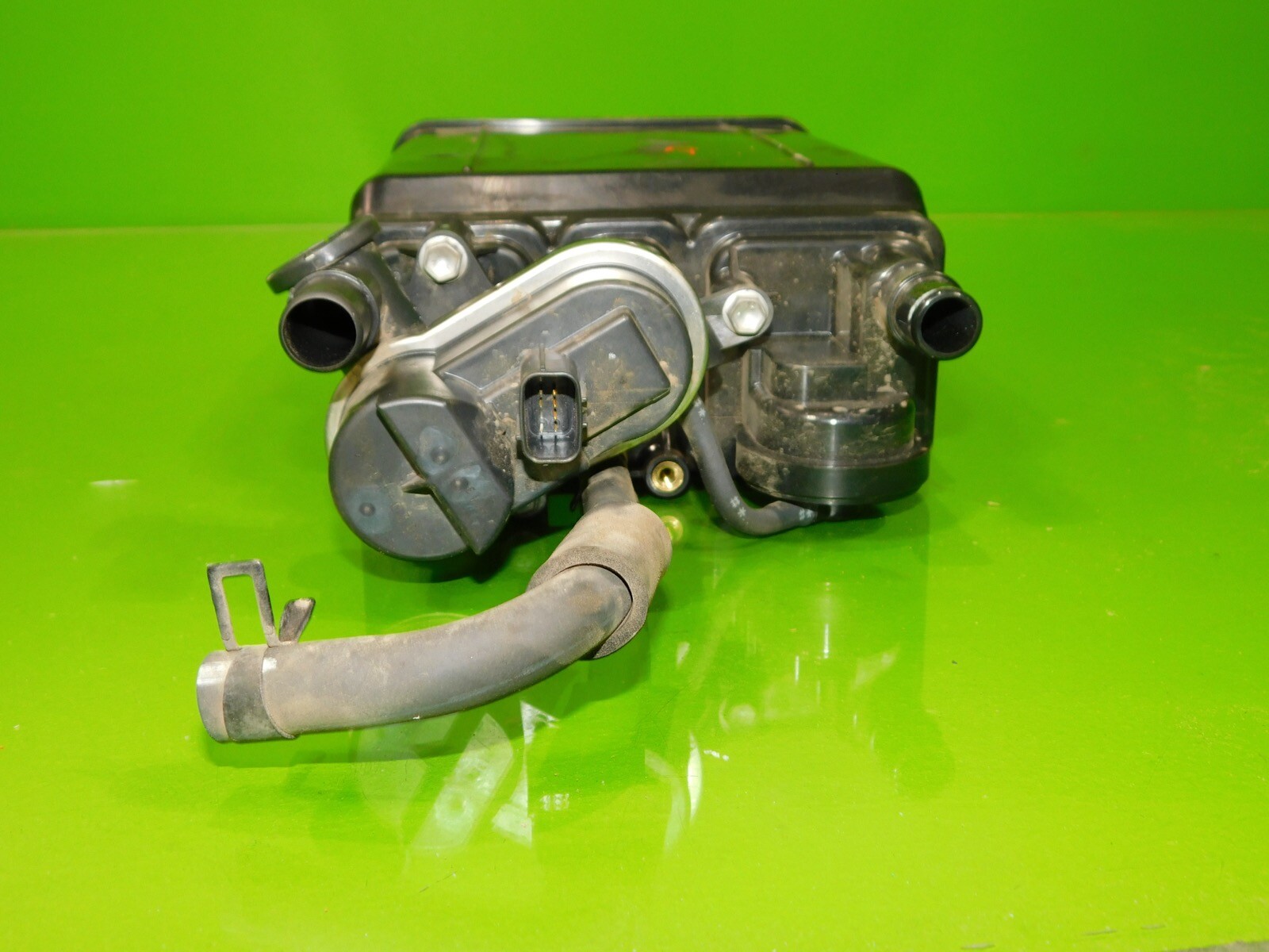 06-13 IS250 IS350 OEM charcoal fuel evap vapor purge canister tank