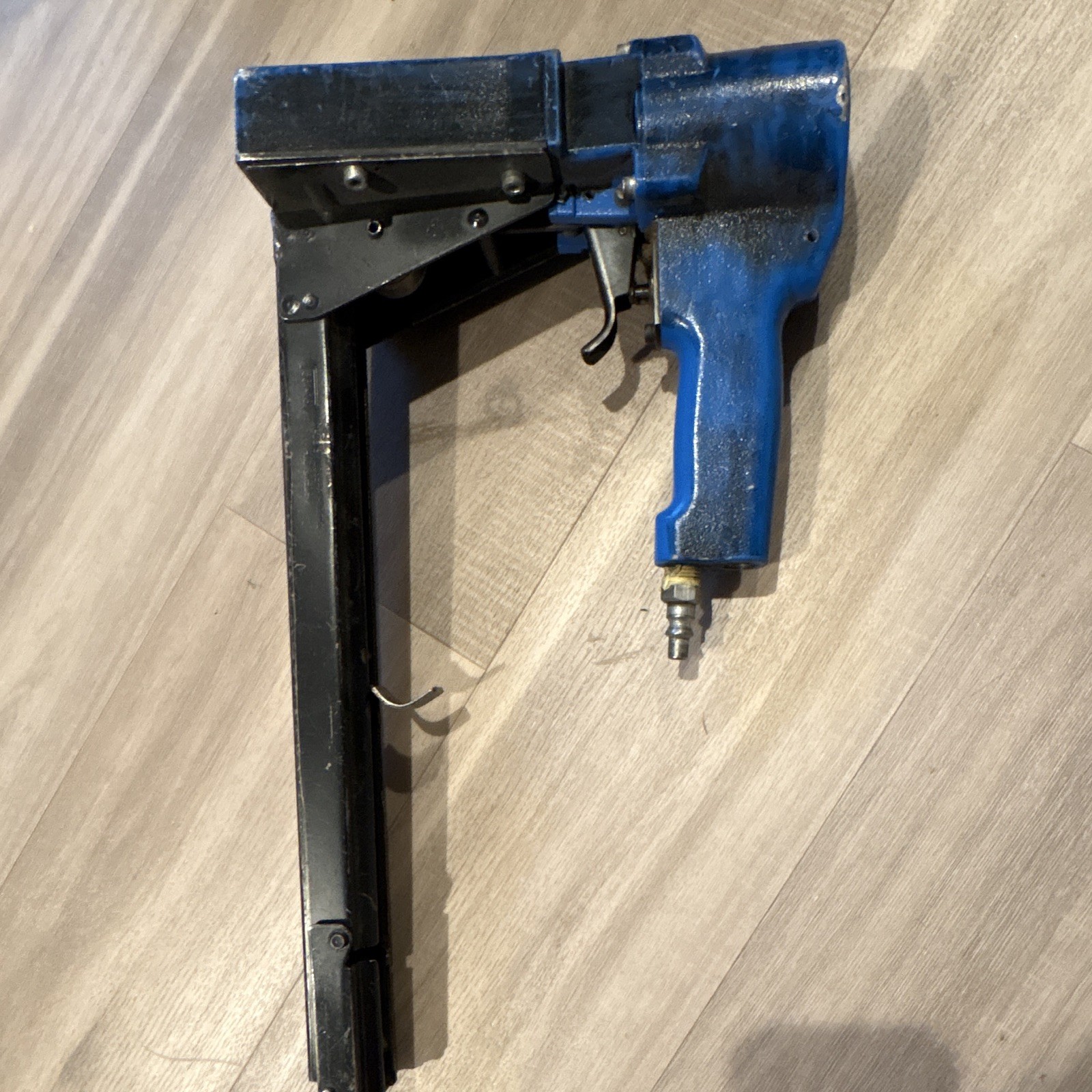 Josef Kihlberg 561-18 Pneumatic Upholstery Stapler MPN 561-18