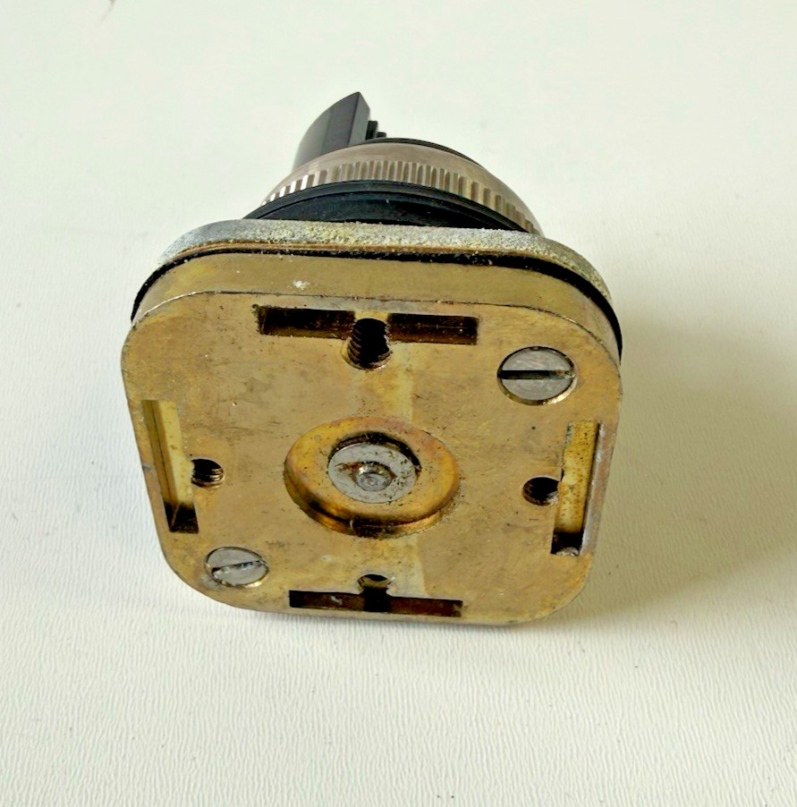 Numatics 212-135 Numatrol Selector Switch 2 Position Black