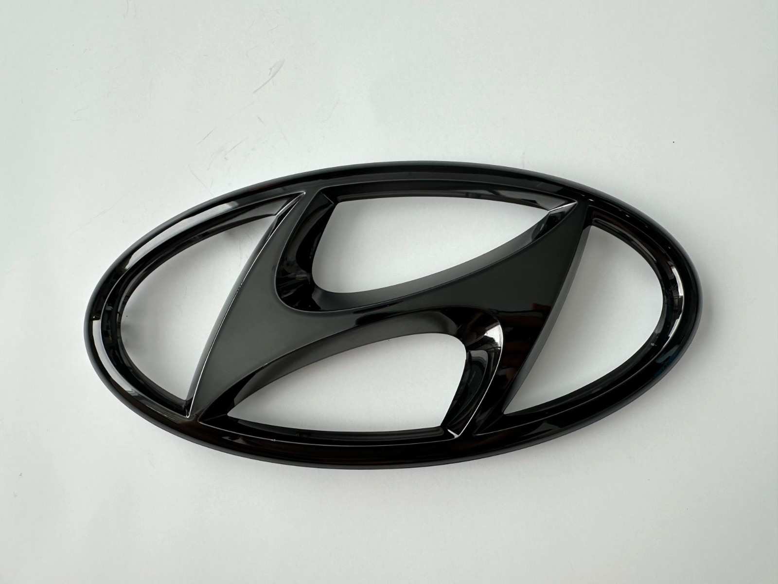 GENUINE OEM FRONT Grille BLACK Emblem 86300-N9100 for 2022-2024 Hyundai Tucson