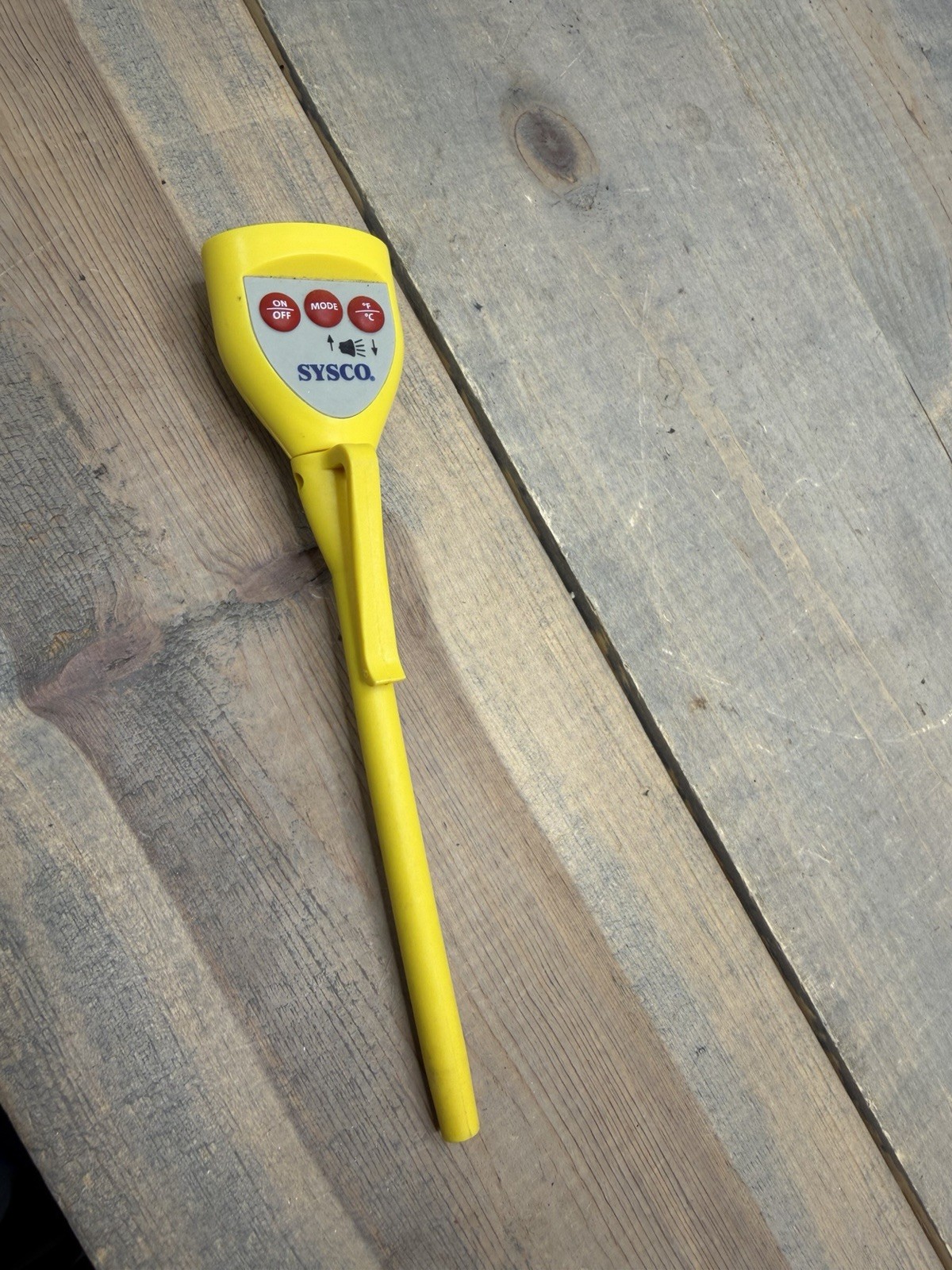 Sysco Digital Meat Thermometer Yellow °F/°C Selection Audible Alert MPN 9594193