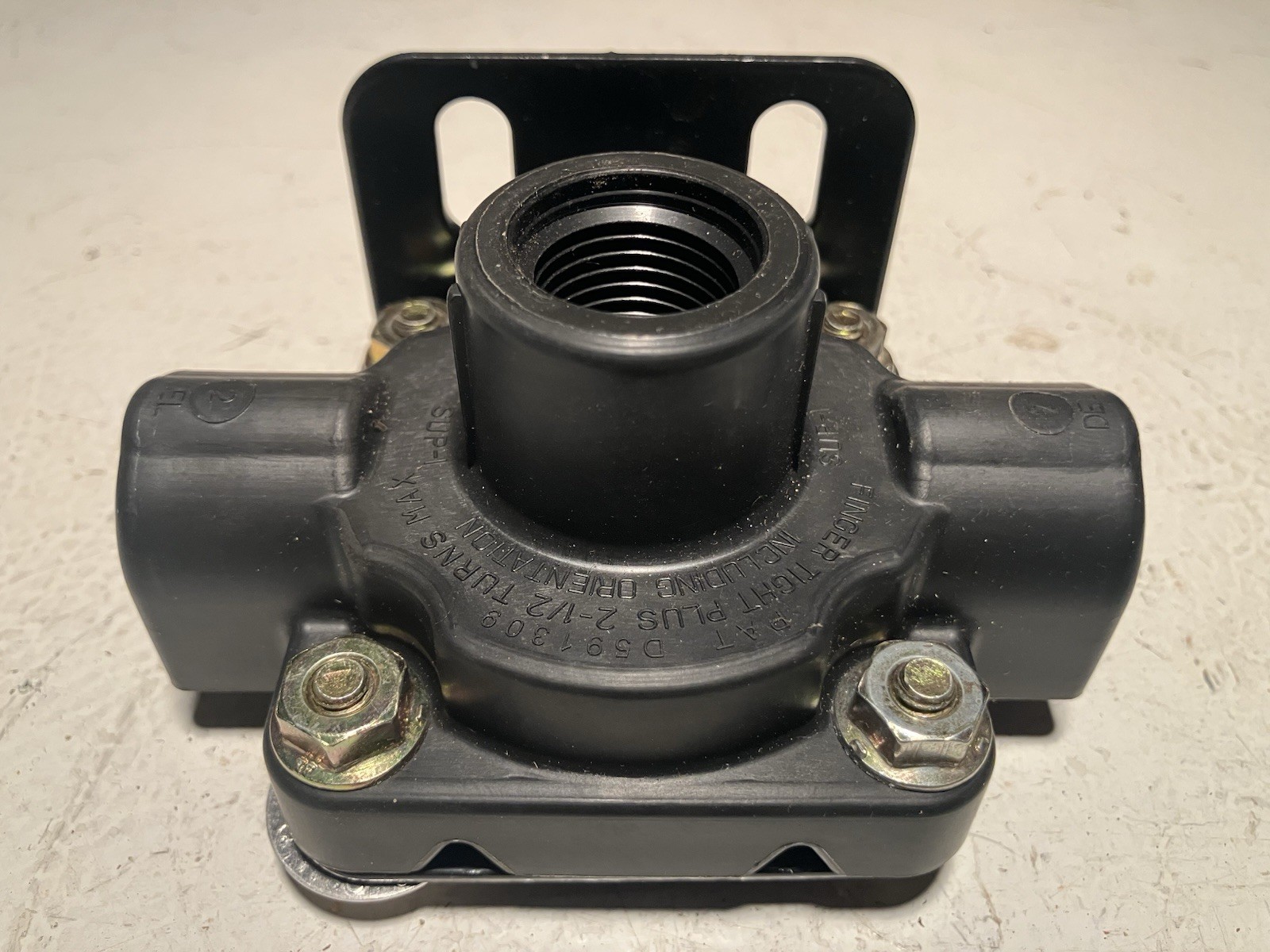Bendix 802745 QRN Air Brake Quick Release Valve 1/2 NPT Supply Heavy Duty Truck