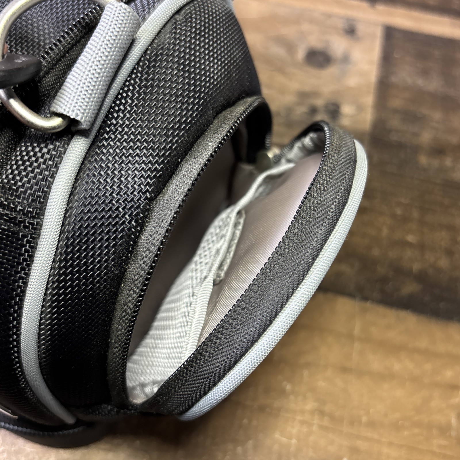 Kodak Portable Camera Bag with Shoulder Strap Multiple compartments Preowned