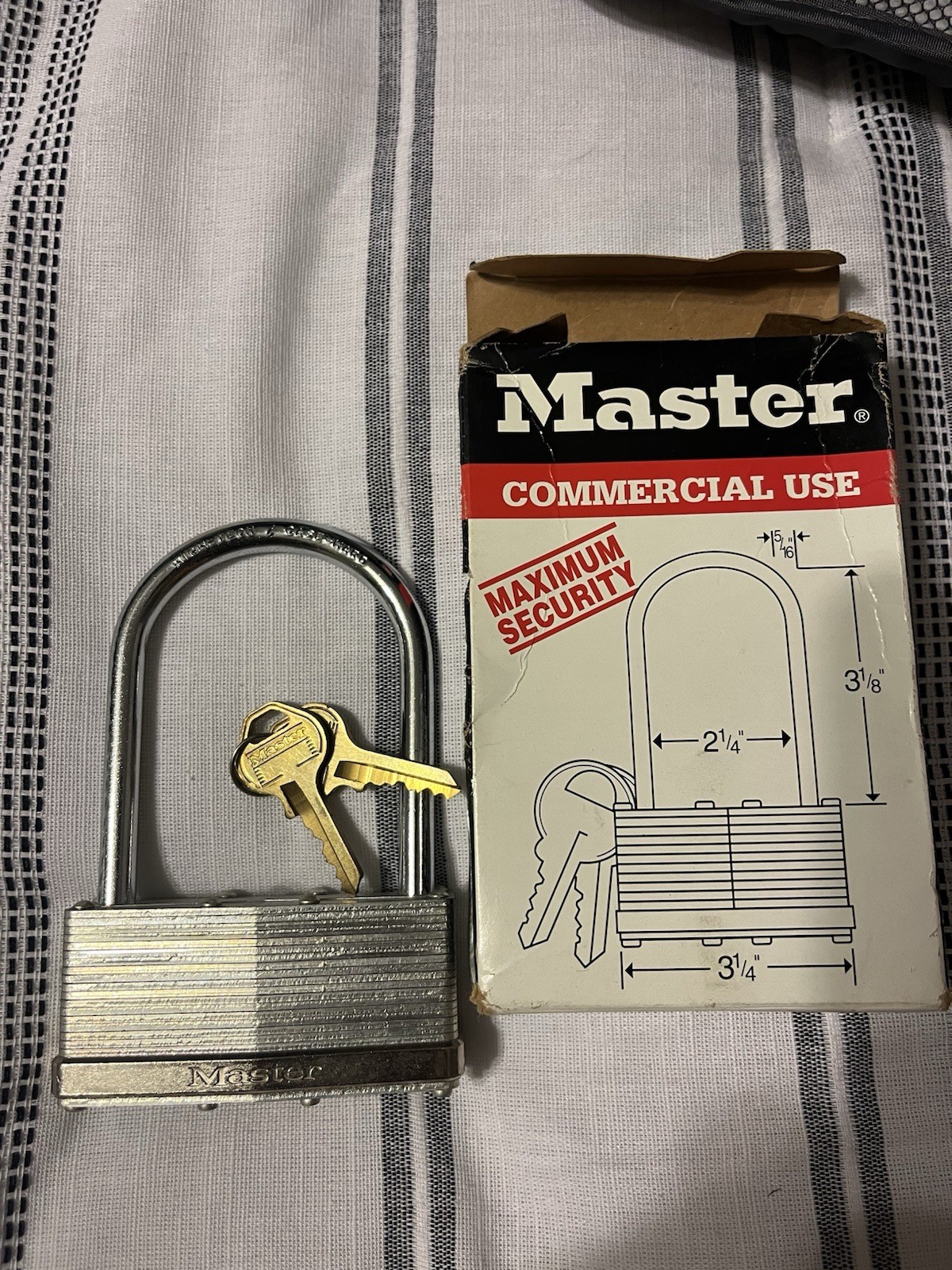 MASTER LOCK # 101 3-1/4" FREEZER  SHACKLE PADLOCK NEW