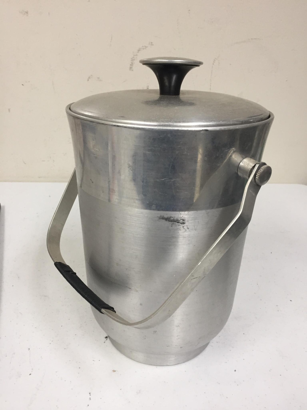 Vintage Aluminum Ice Bucket B-711 Mid Century  11" Tall 6" Diameter Round Italy