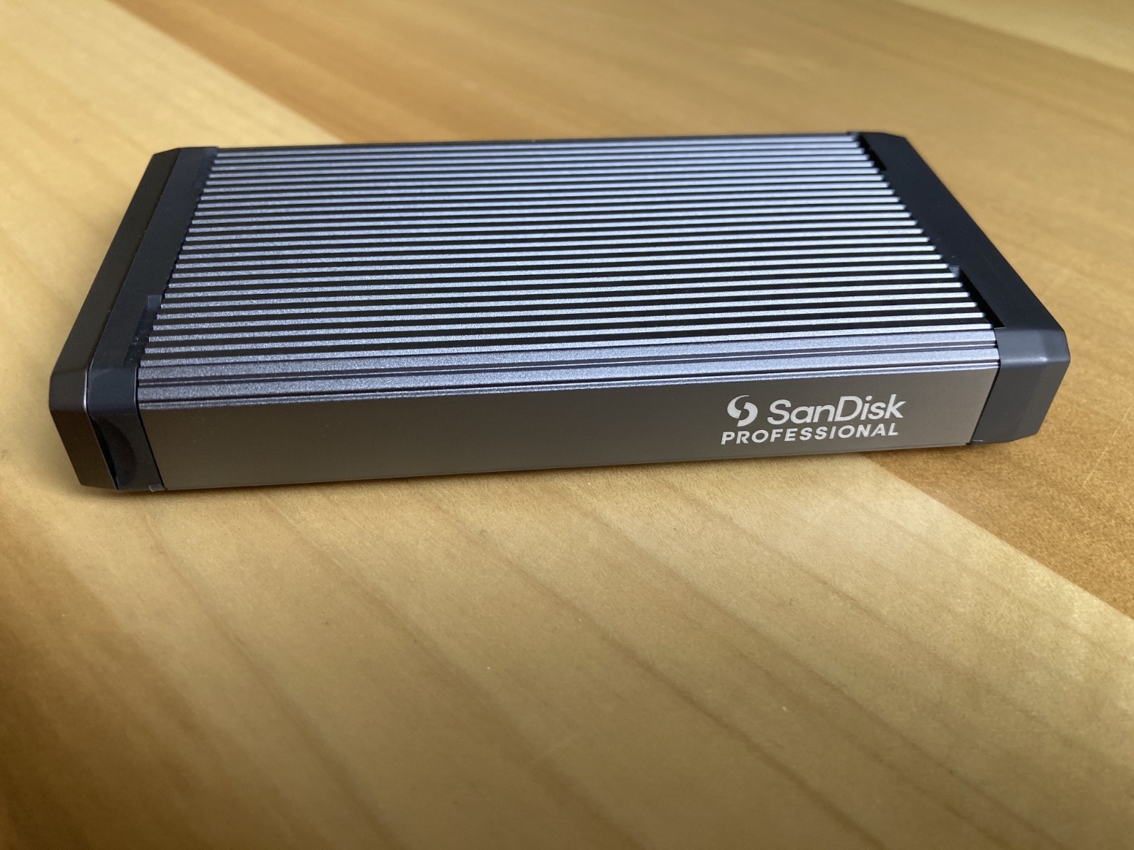 ONLY USED ONCE SanDisk Professional PRO-READER CFast.2.0 USB-C