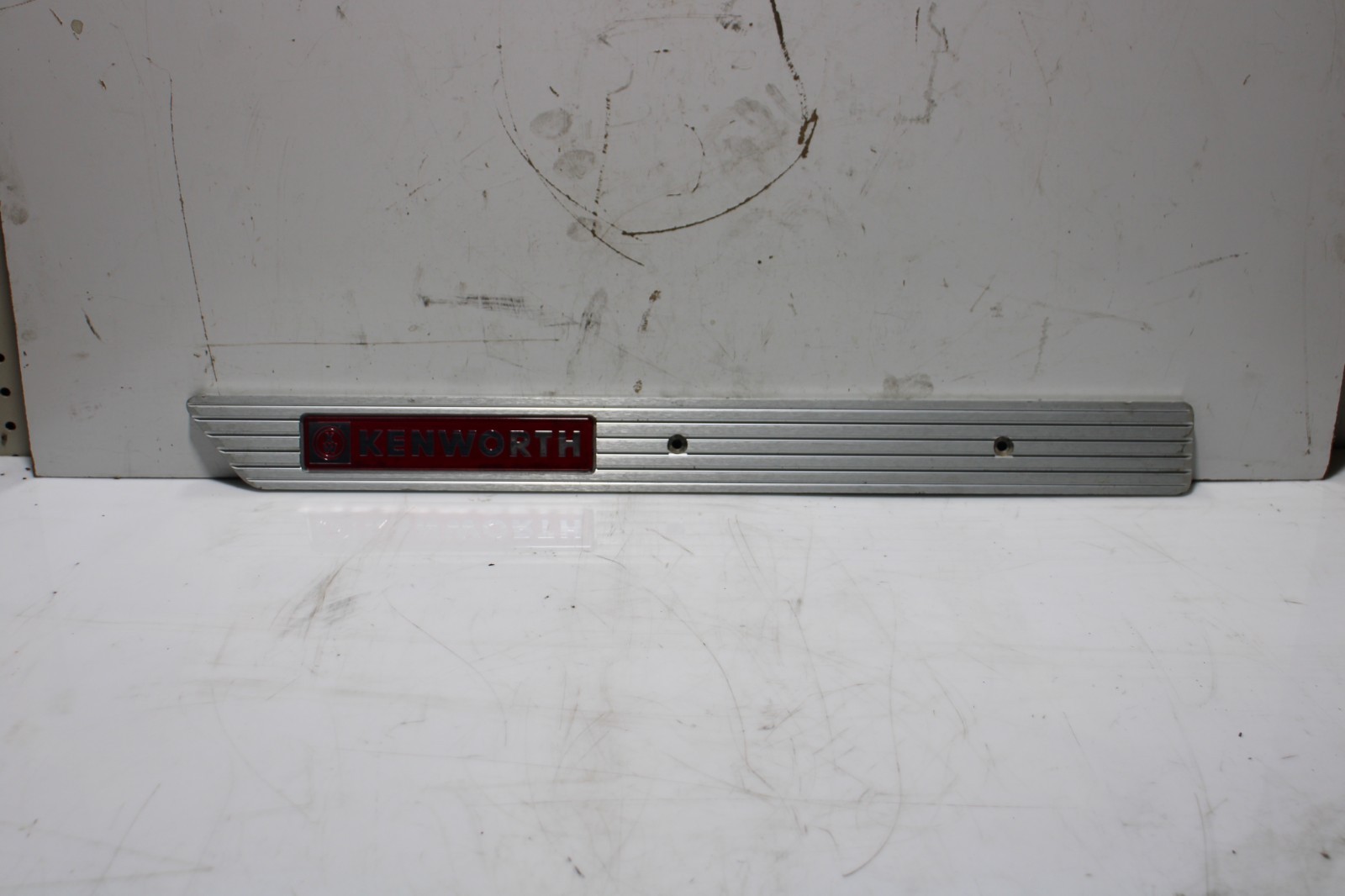2025 Kenworth T680 Threshold Trim Plate