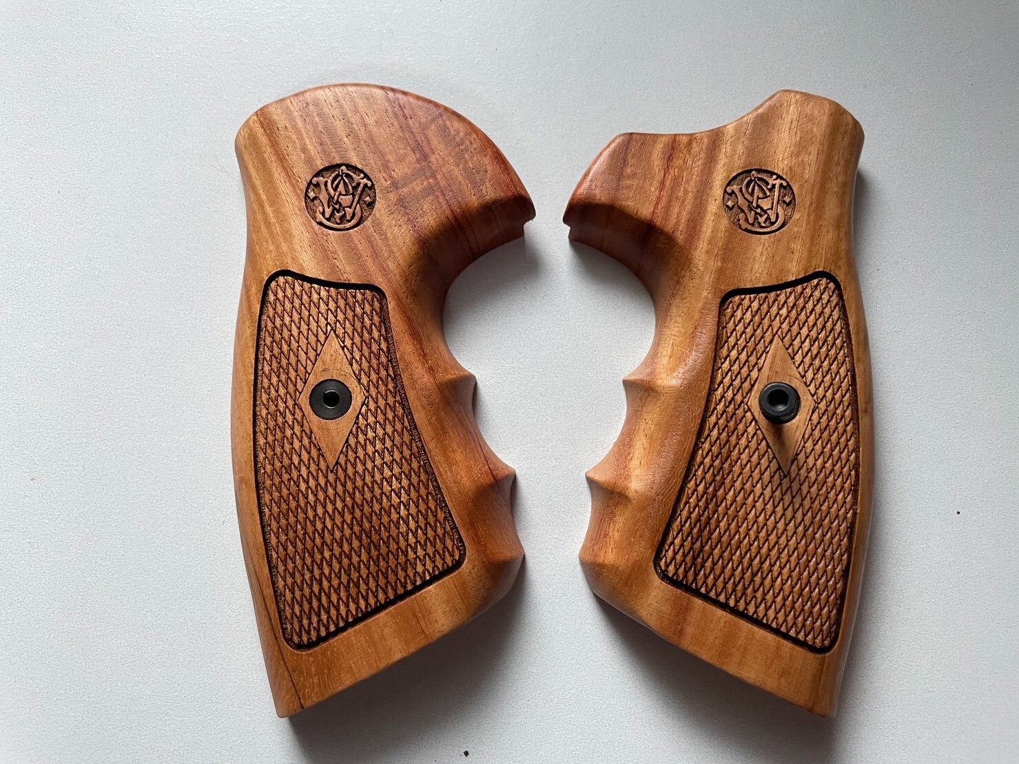 New Wood Grips for  S&W J Frame Square Butt Grip Checker Hardwood grips