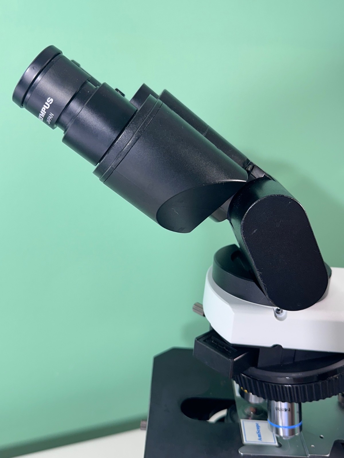 NICE Olympus BX41 Microscope with 3 Objectives, Ergonomic Tilting Head