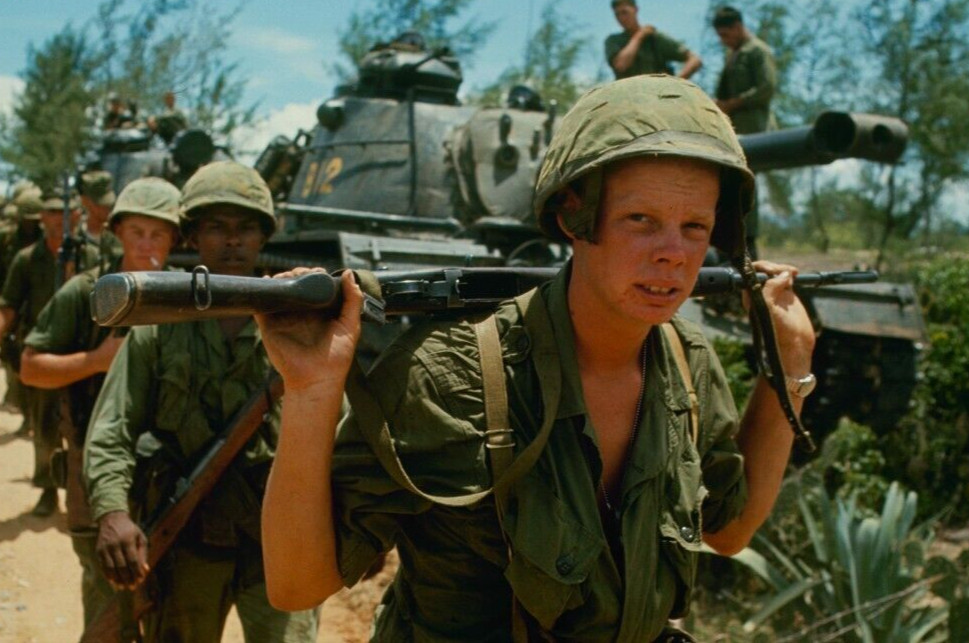 Vietnam  War  Photo --    US Soldiers & Tanks On The Move