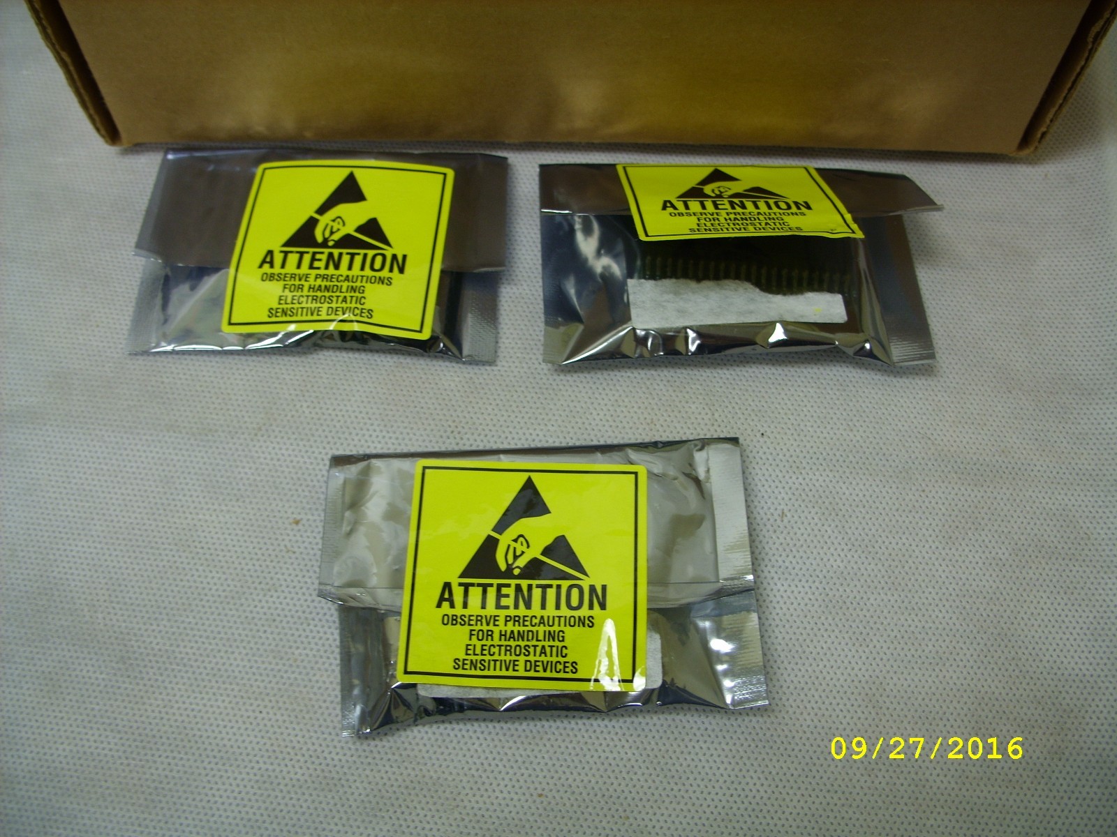 (3) SimpleTech - SLFDM40LPV-1GBJ2U  /  94000-01201-1A10CU Ultra Flash Drives