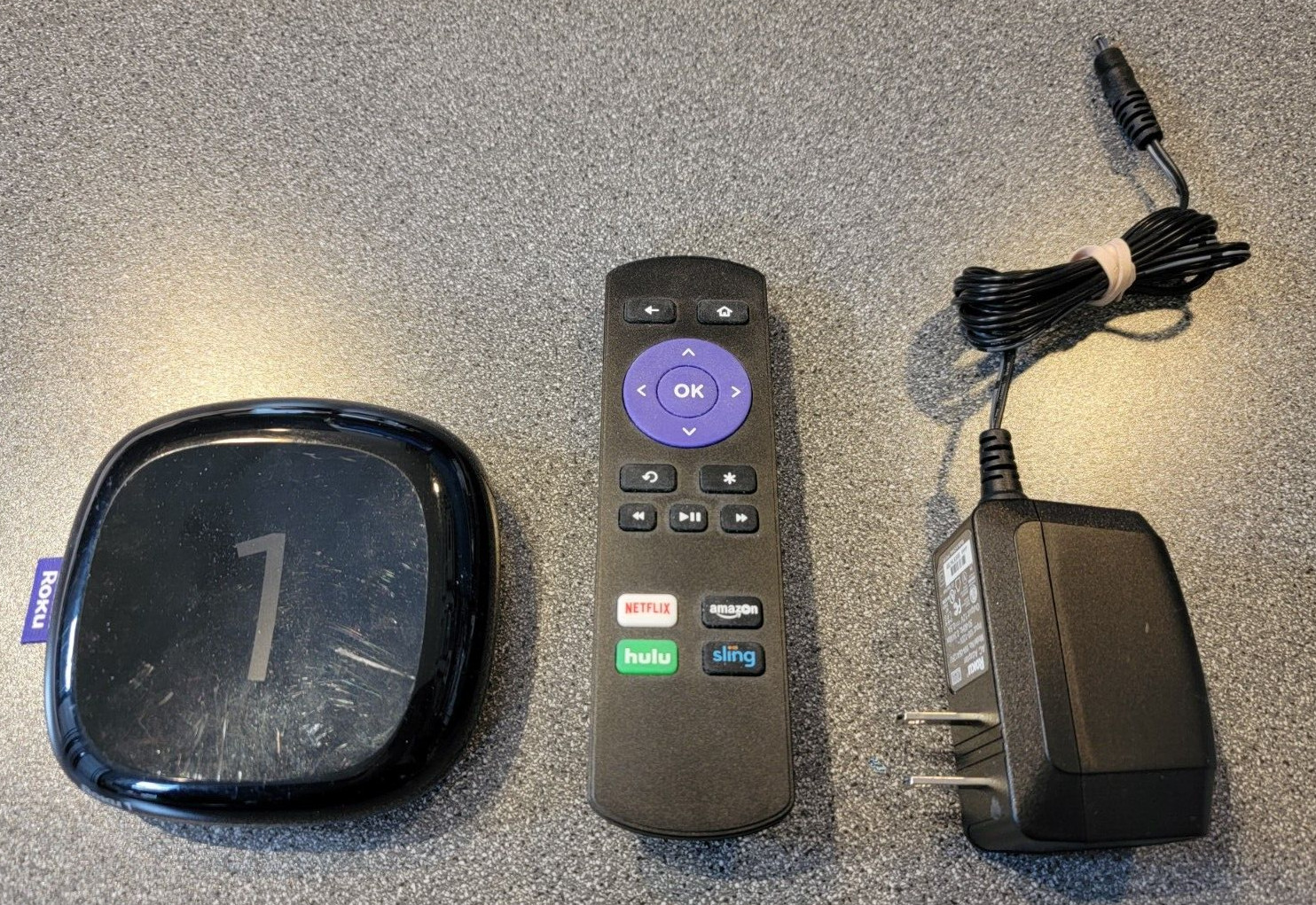 Roku 1 (3rd Gen) Media Streamer 2710X, Power Cord, Remote - Tested & Works
