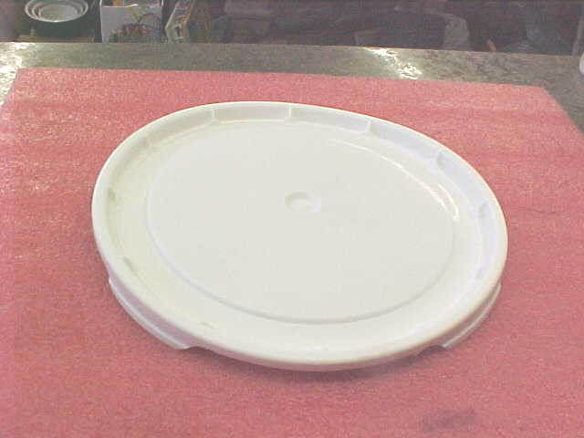 5 or 6 gallon pail bucket snap on lid lids covers with gaskets fits many buckets