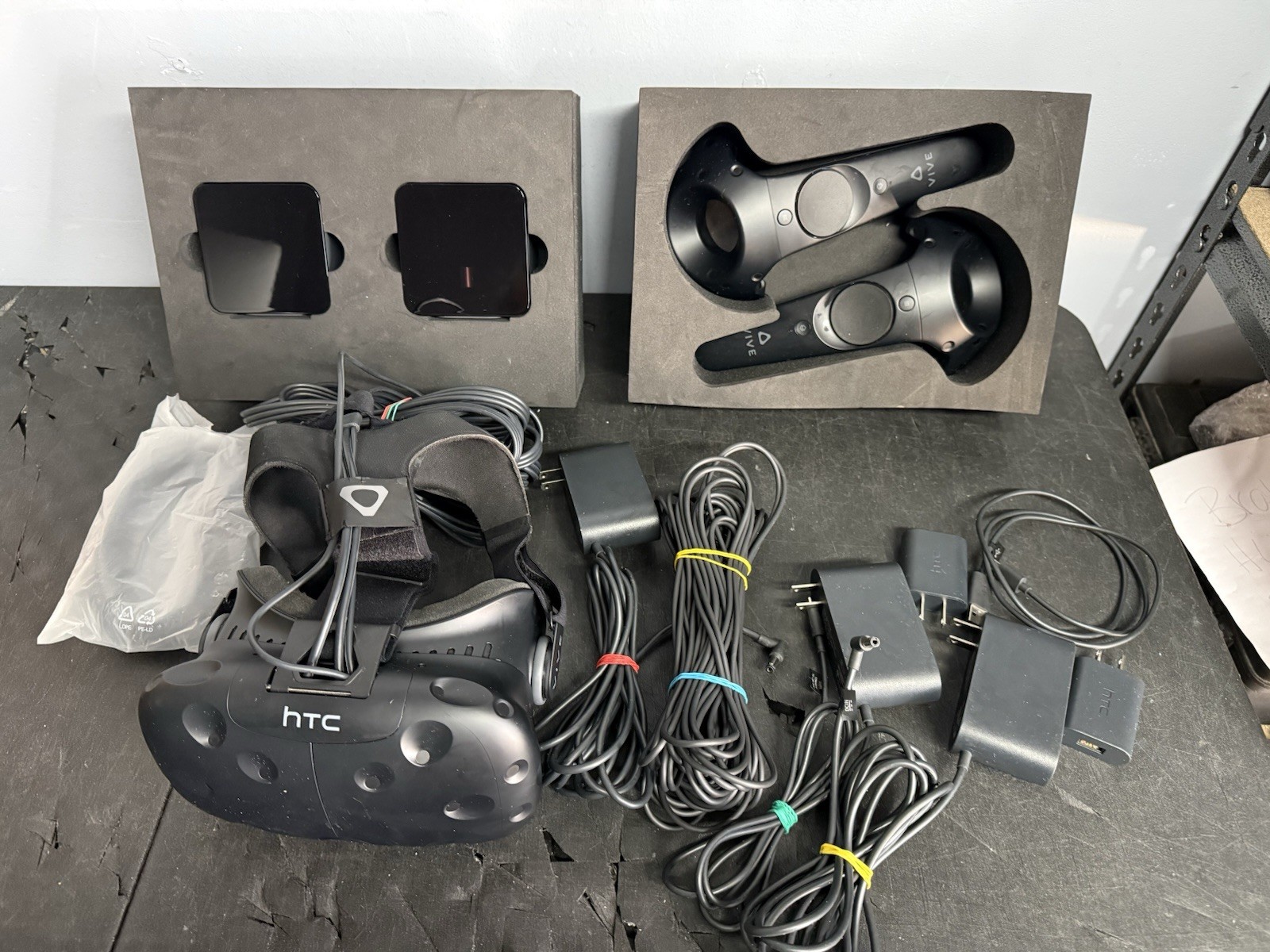HTC Vive VR Headset System Virtual Reality *READ*