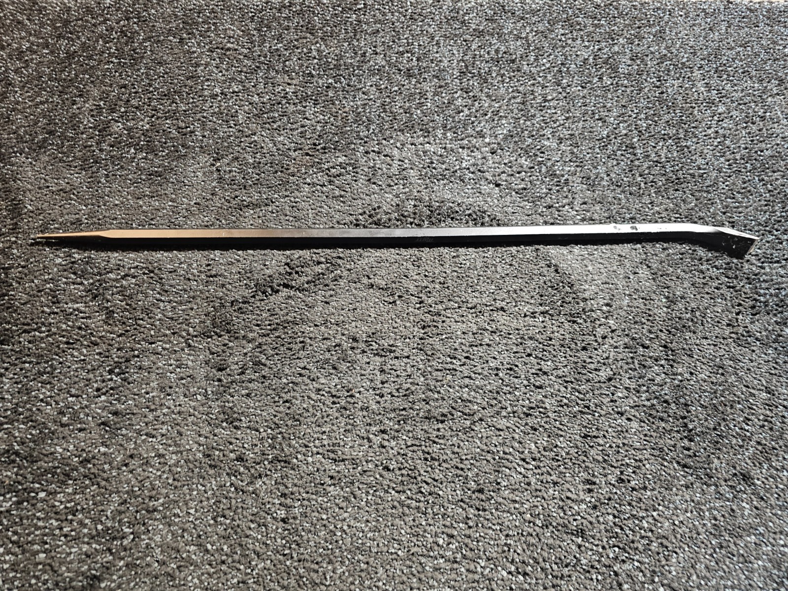 Mutt Tools 3FT Pry Bar Heat Treated Alloy Steel, Black