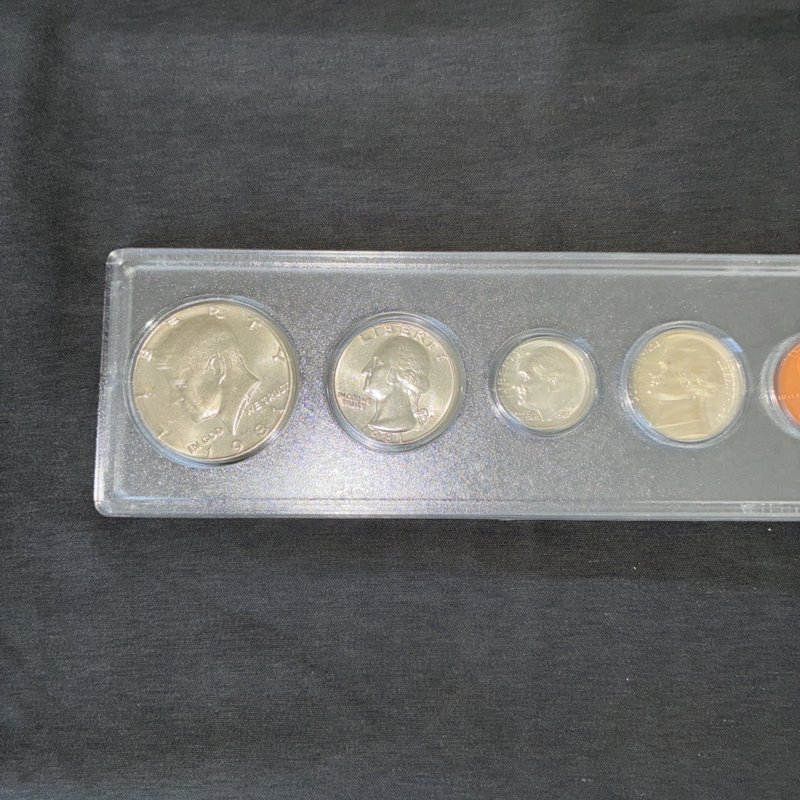 1981 Uncirculated Birth Year US Mint Set In Plastic Case