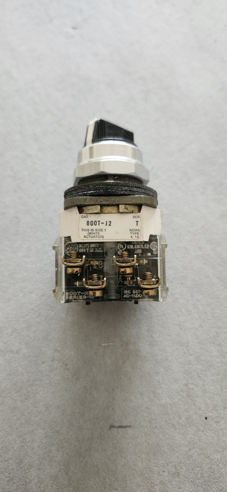 AB 800T-J2A 3 POSITION MAINTAINED SELECTOR SWITCH
