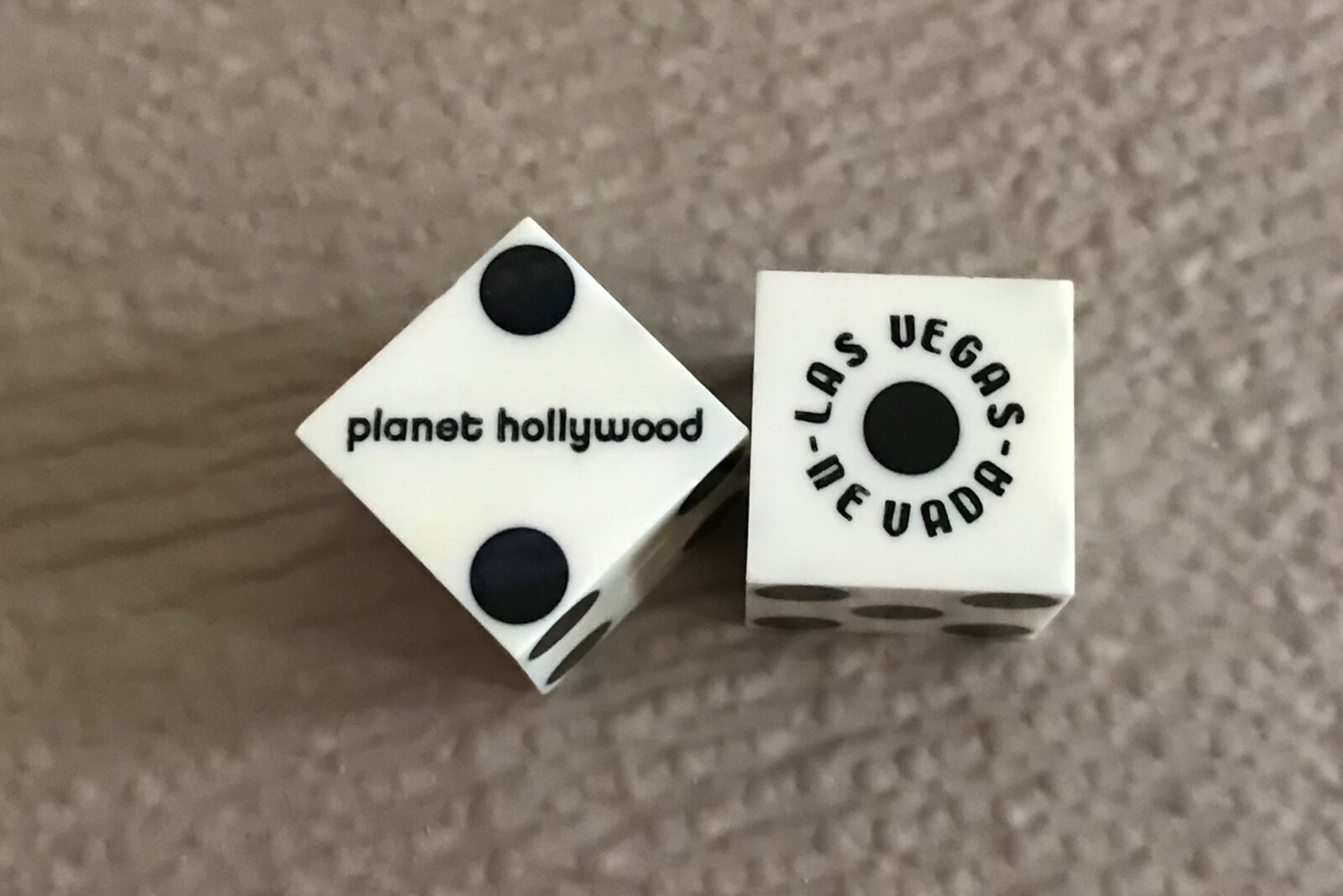 Planet Hollywood Hotel Casino Las Vegas dice *White* Non Matching #'s
