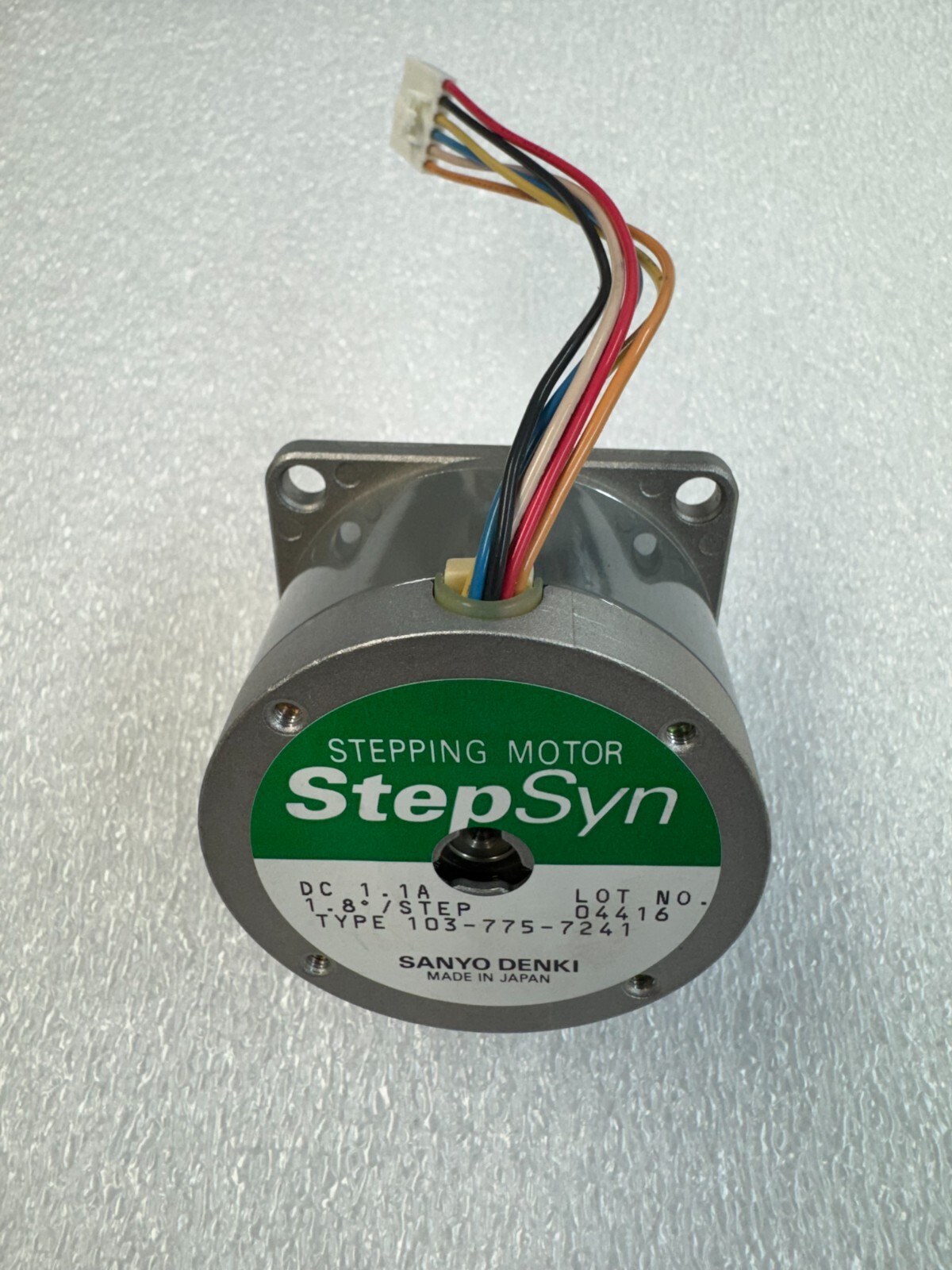 NEW Sanyo Denki 1.1A 1.8 degree StepSyn 103-775-7241 Stepper Motor Stepping deg