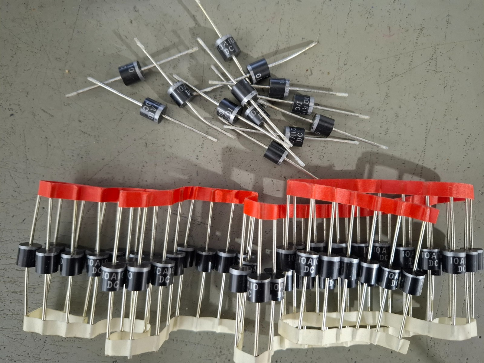 64pcs 10A10 1000V High Voltage Rectifier Diodes - 12V One-Way Electrical Conduct