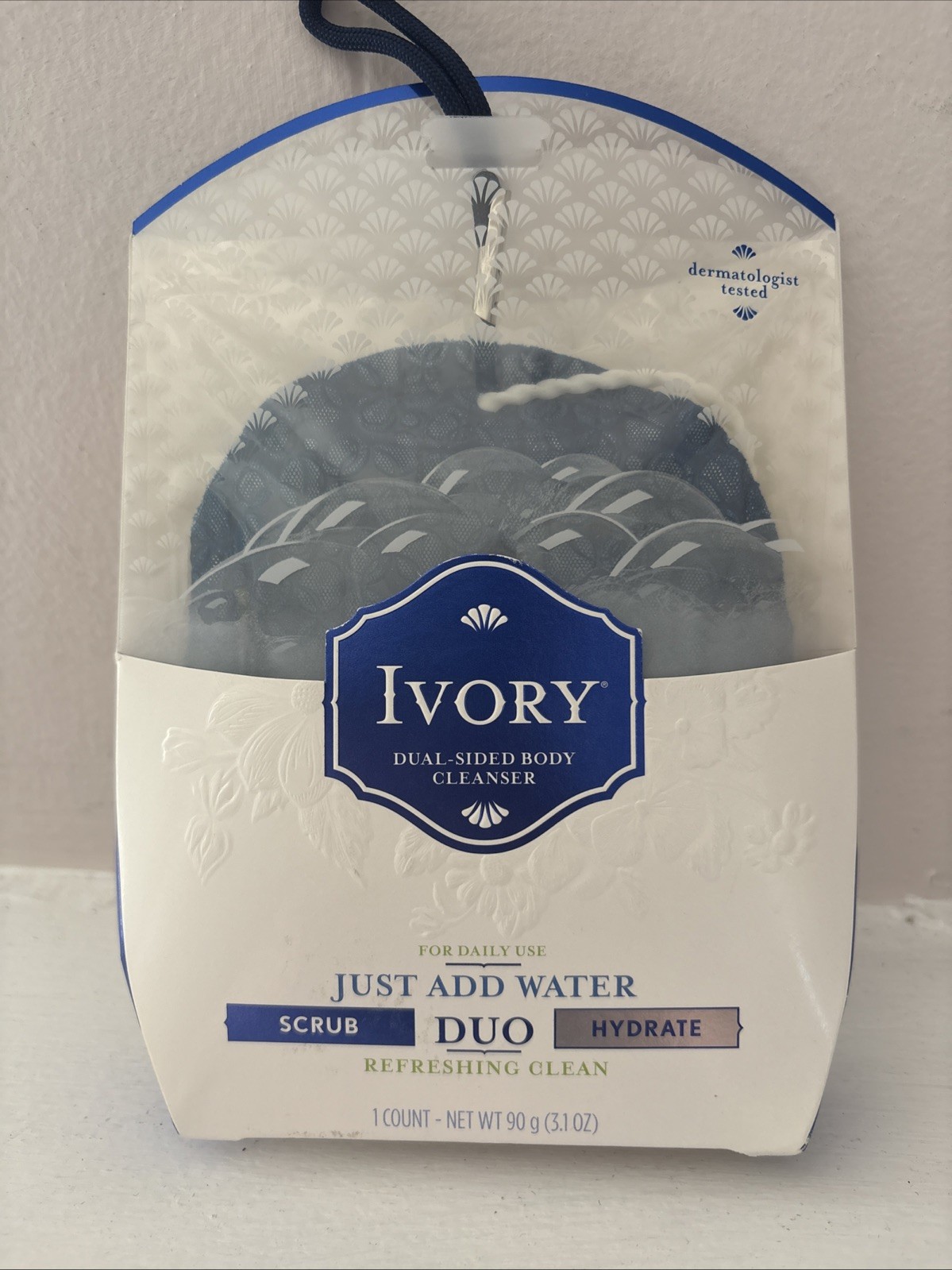 New Ivory Dual-Sided Body Cleanser Duo Scrub Hydrate Refreshing Clean 3.1 oz