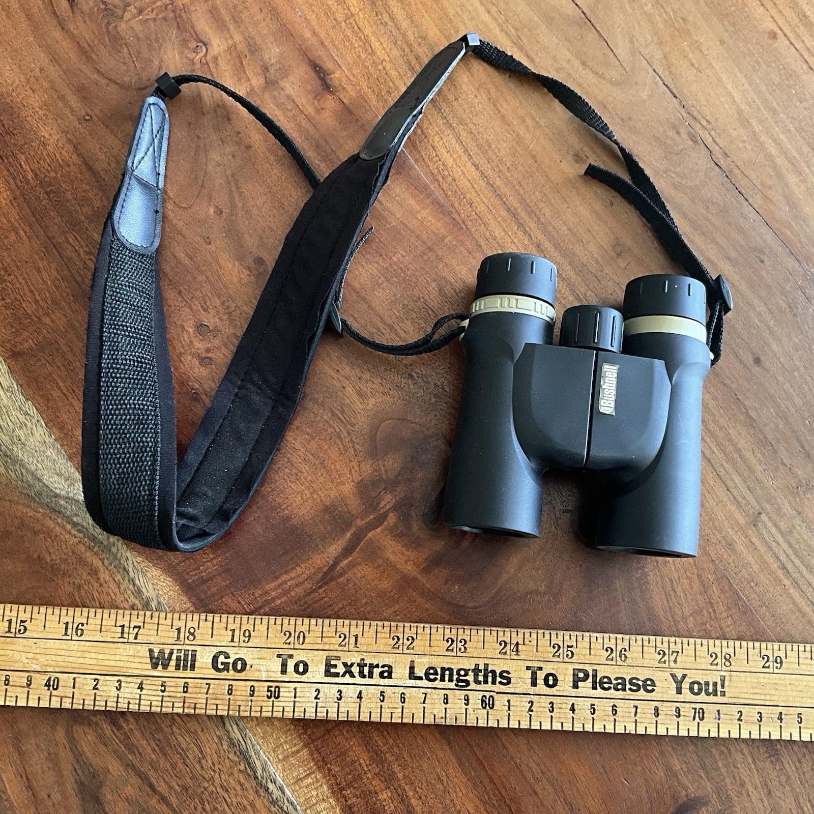 Bushnell Explorer 10X28 Binoculars Field Of View 261 FT @ 1000 Yards Black