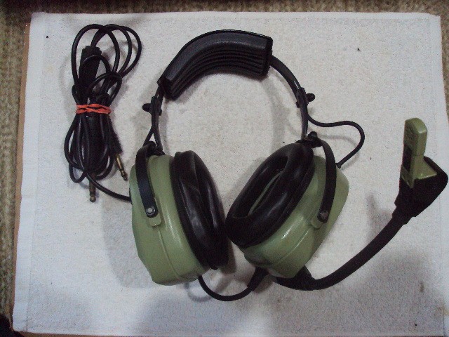 ~~ David Clark H10-80 Aviation Headset  UNTESTED SOLD AS PARTS OR REPAIR ~~