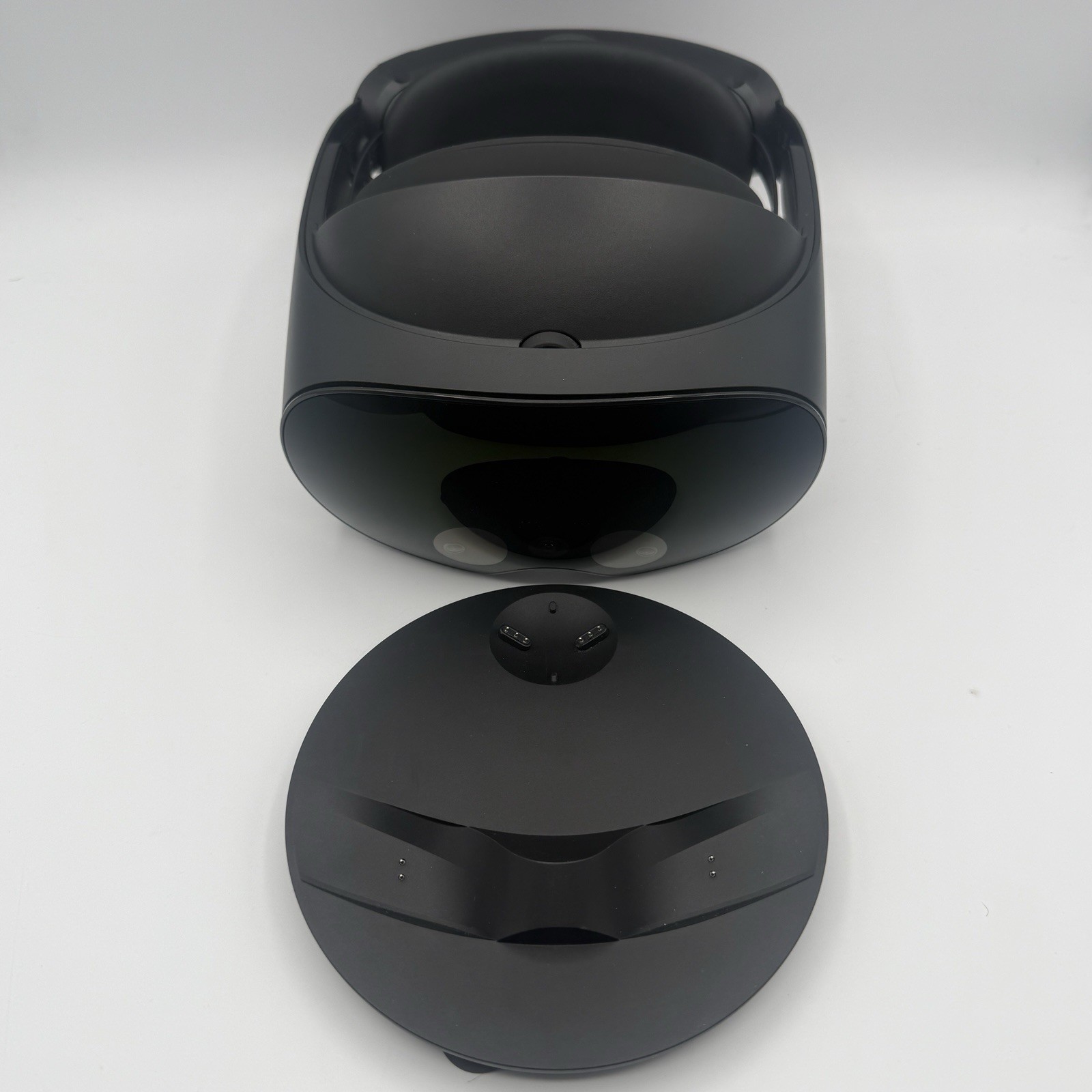 Meta Quest Pro VR 256 GB Headset Only & Charging Dock