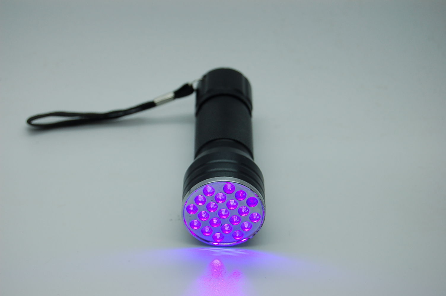 21 LED UV Flashlight for Hardening Fly Tying Resin, Fly Fishing