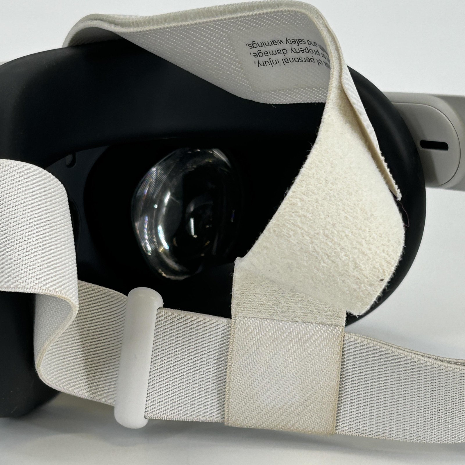 Meta Quest 2 VR Headset 256GB w/ Charger/Controllers/Regular Strap - Very Good