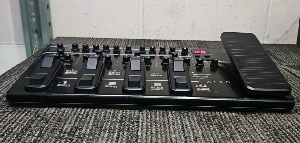Boss ME-90 Guitar Multiple Effects Pedal - Black