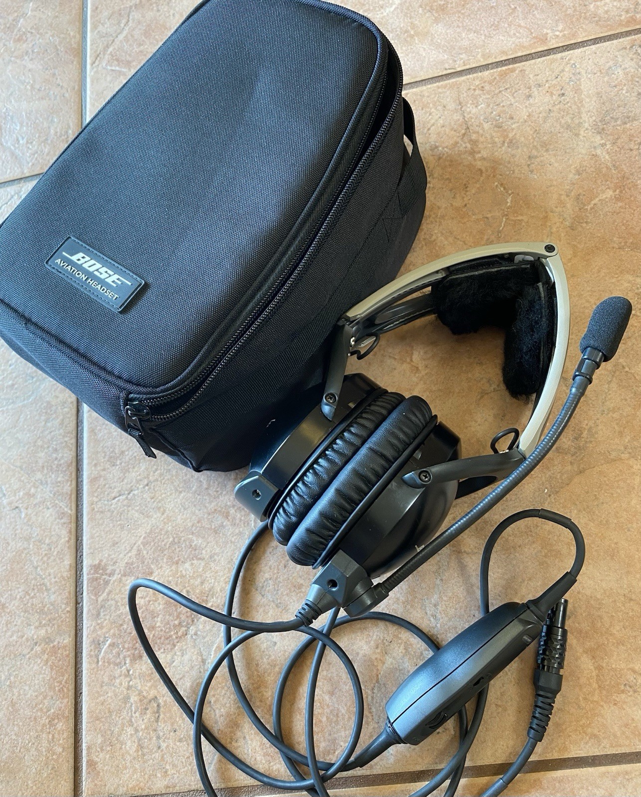 Bose X Aviation A10 Lemo Plug ANR Headset AHX-34-01
