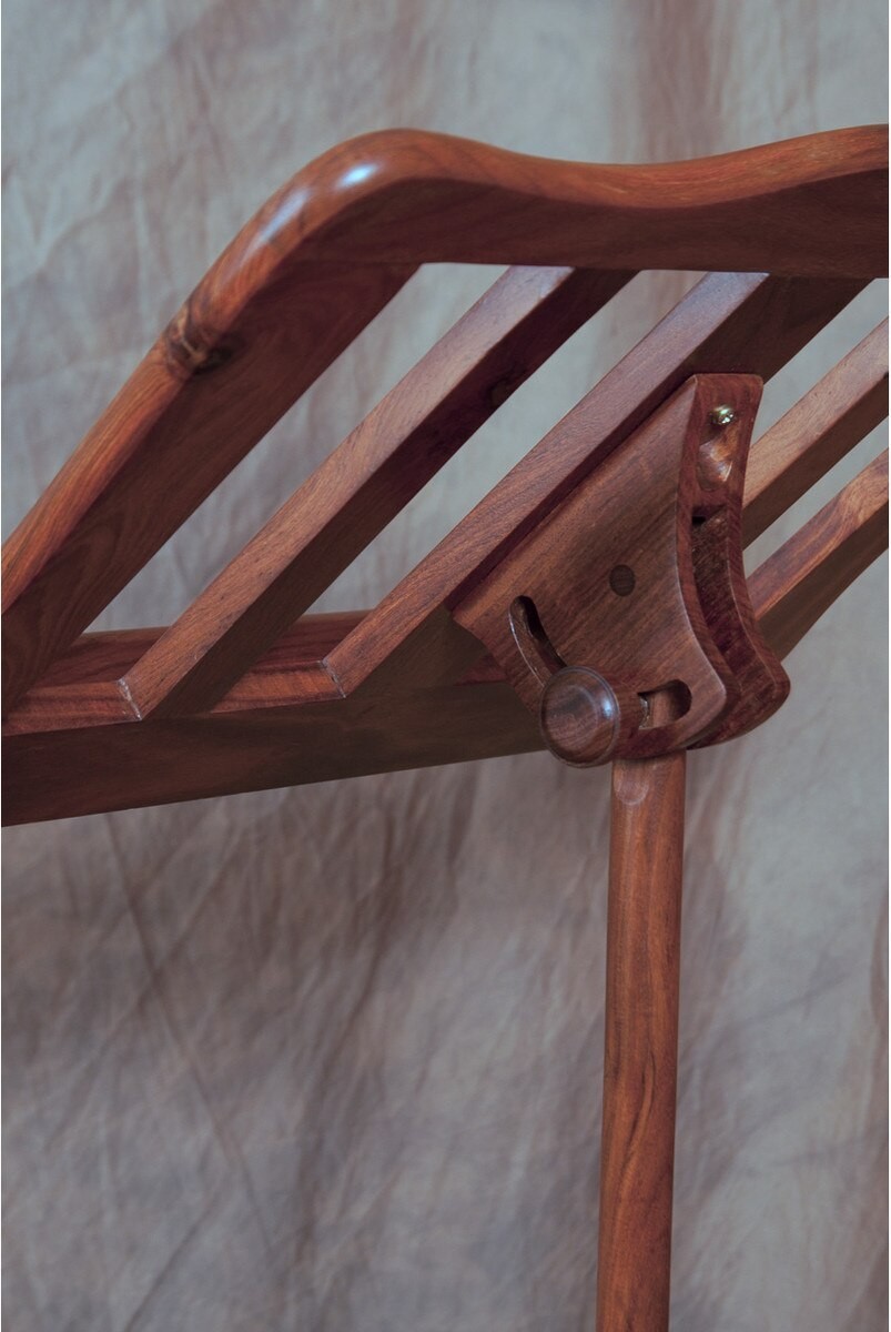 Roosebeck Single Tray Spiral Music Stand