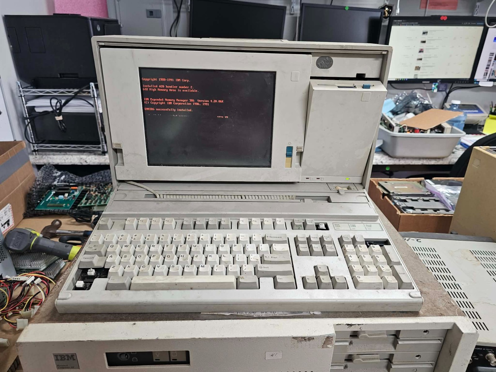 IBM PS/2 Portable P70 Intel 386 20MHz 6MB RAM w/ HDD Gas Plasma Display Posts