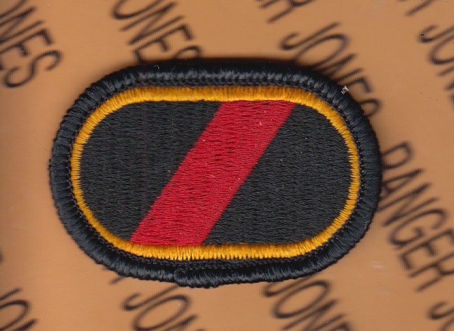 28th Ordnance Company EOD Airborne para oval patch #3 m/e