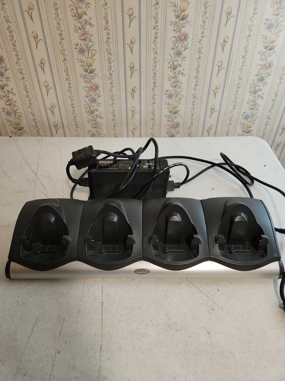 Symbol 4 Slot Charging Cradle MC9090 MC9190 MC92N0 - Charger Bay CHS9000-4001C