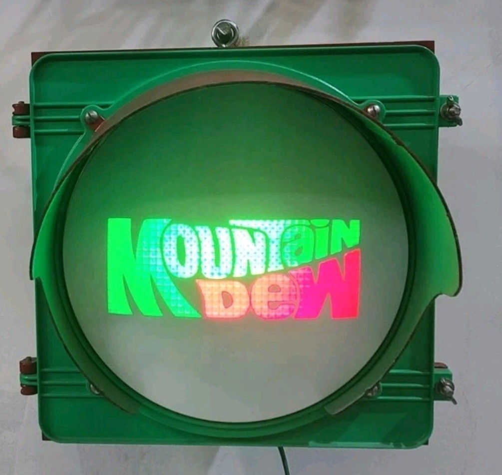 MOUNTIAN DEW LIGHT Great For Collectors, Man Cave, Game Room, Or Garage