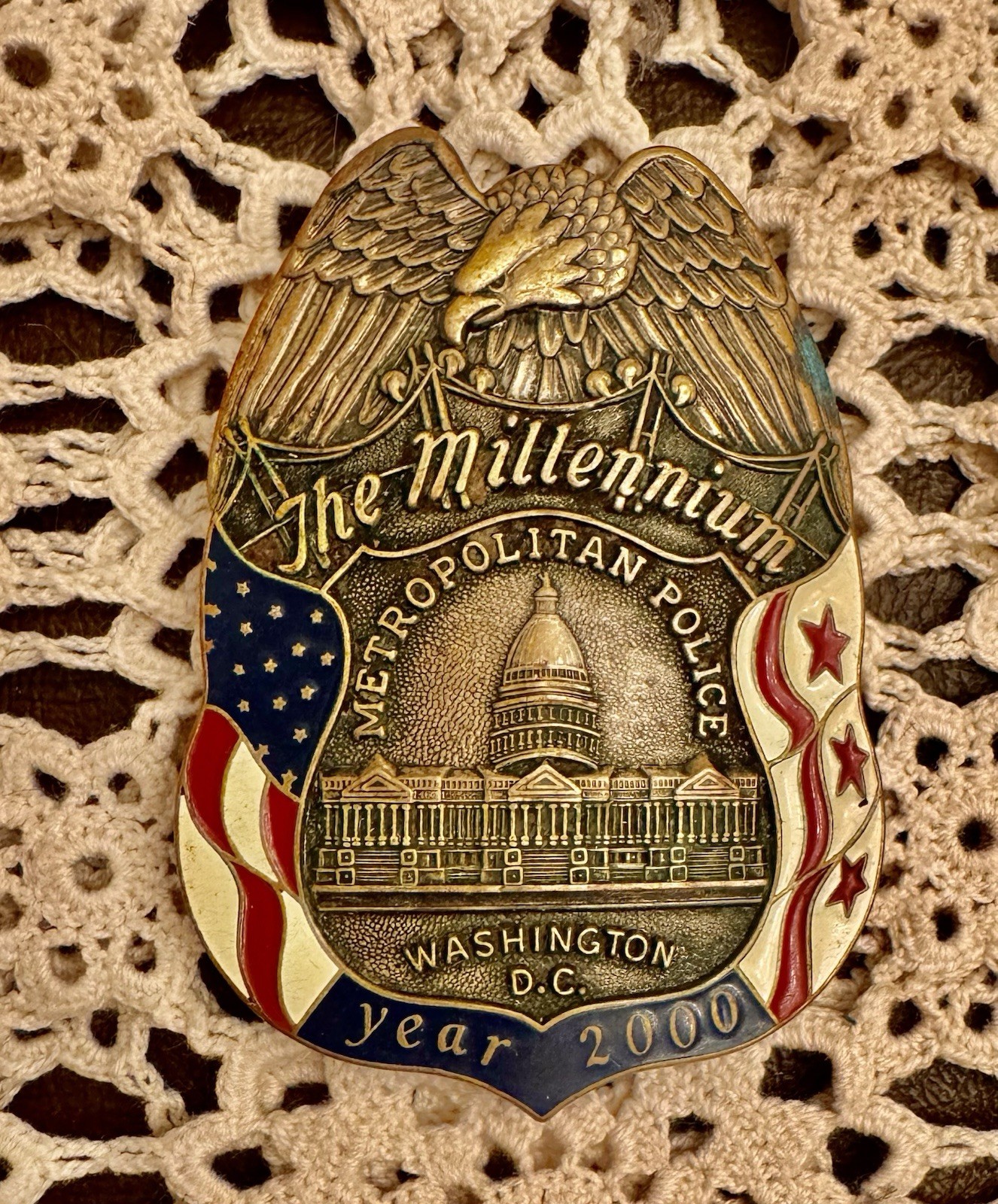 2000 Metropolitan Police The Millennium Washington D.C. Badge Pin - Blackinton