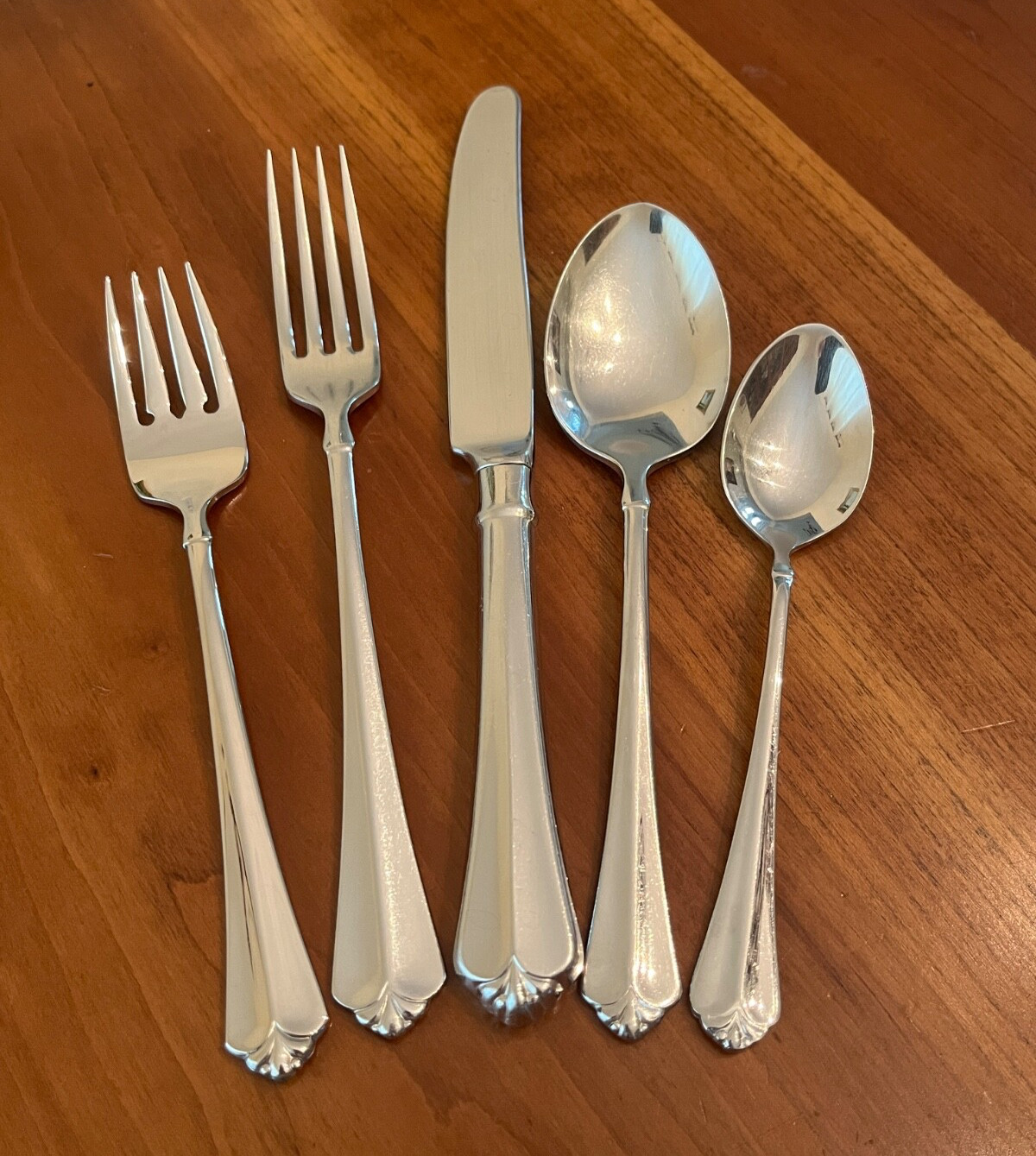 Oneida  JUILLIARD Cube Heirloom Stainless Flatware - Choice