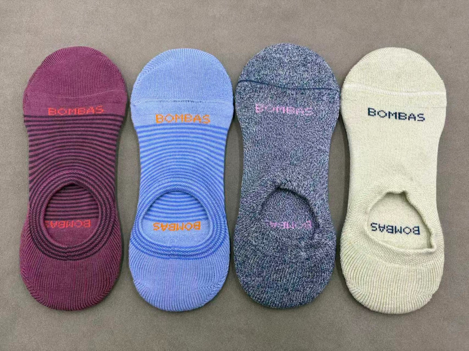 4 pairs Bombas Women's Marl Cushioned No Shows Socks Size Medium 8-10.5 4 Colors