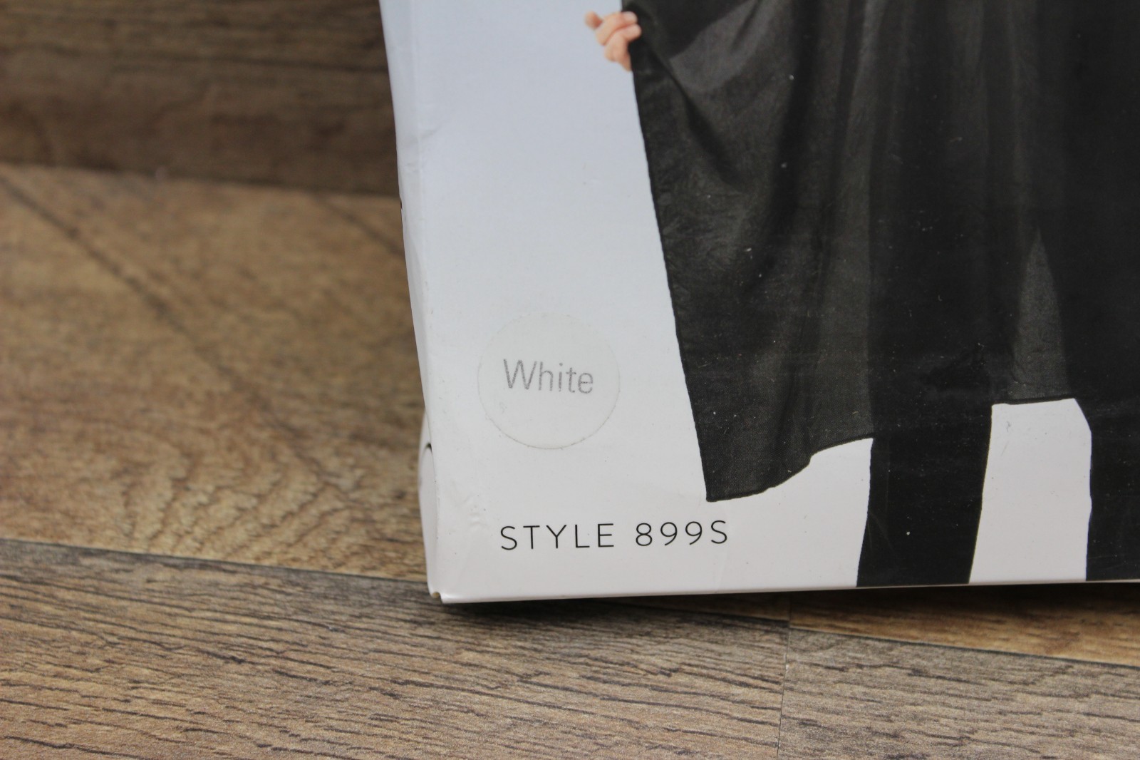 Betty Dain Super Size Styling WHITE Cape Snap Closure Extra Large Machine Wash