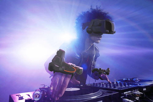 Shiftall HaritoraX Flip VR controller that allows you to grab things in reality