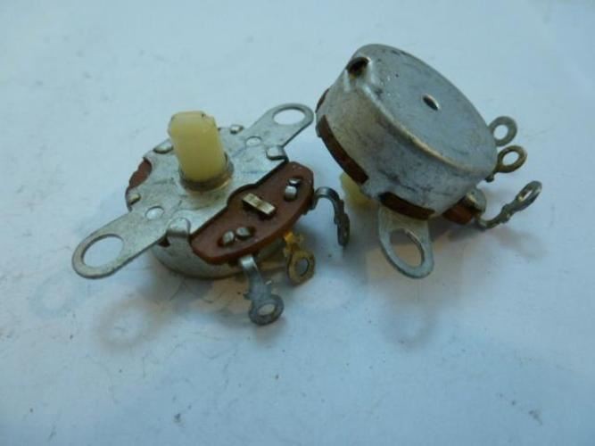 203429 Old-Stock; EECO 235740 LOT-2 Switch; 2067065-0701