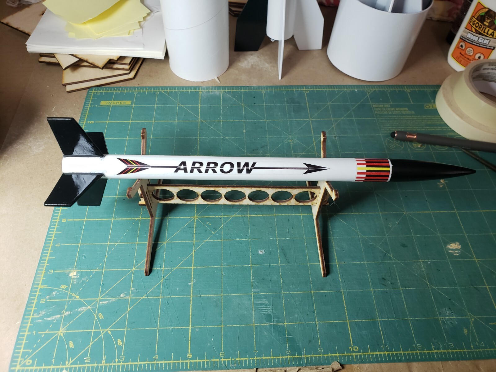 Arrow Flying Model Rocket Kit from Bad Boy Rocketry entry level rocket kit
