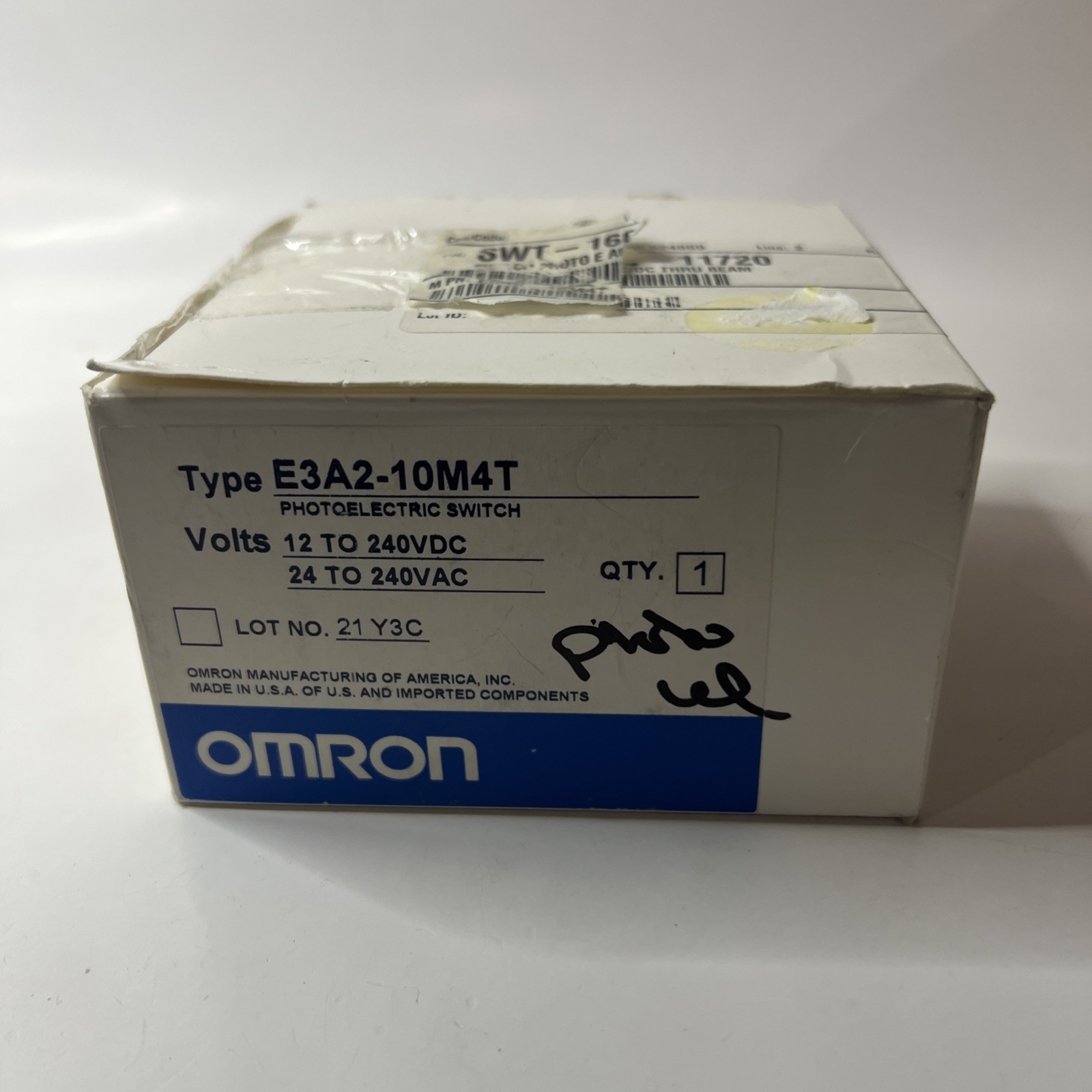 Omron E3A2-10M4T *NEW* E3A2-10L Photoelectric Switch Set E3A2-10DM4T KLJ