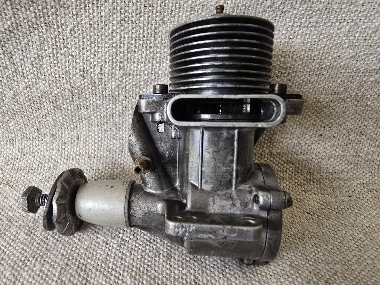 Vintage Mohawk Chief OK Cub 29 Model Airplane Engine